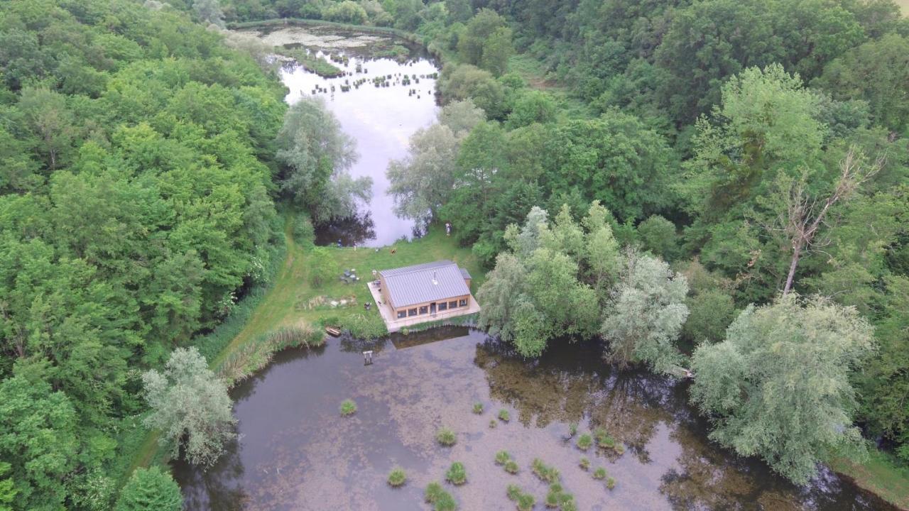 La Cabane Du Pont Du Douet Mazières-de-Touraine エクステリア 写真