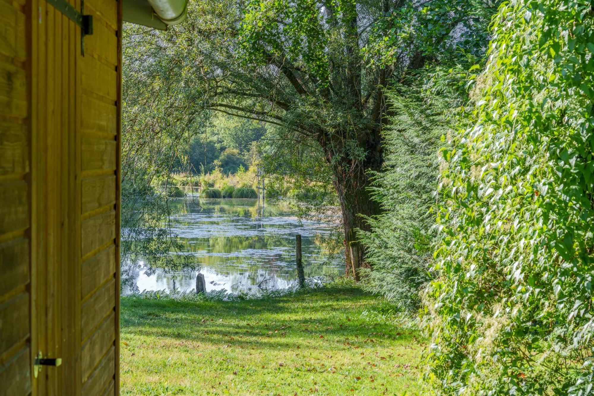 La Cabane Du Pont Du Douet Mazières-de-Touraine エクステリア 写真